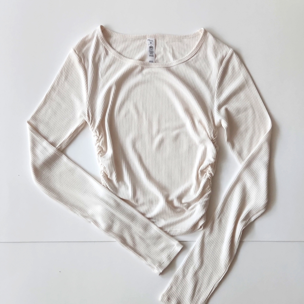 Alo Yoga top size small